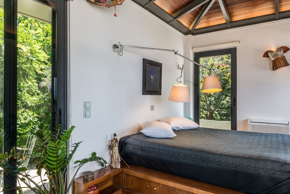 Artistic Private Pool Villa with Gorgeous Gardens view 5