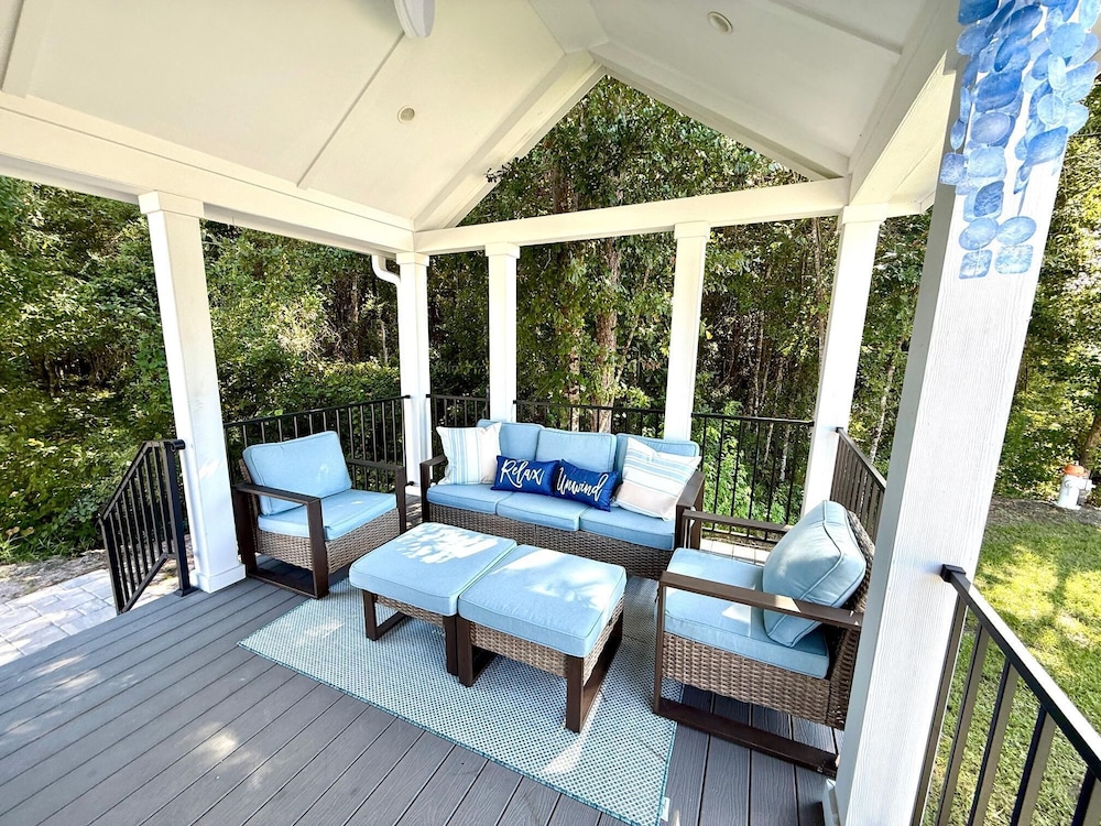 Island Oaks RV Resort