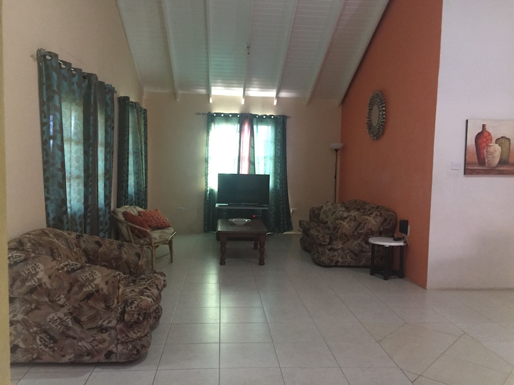4 Coverley Crescent