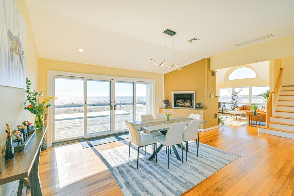 Bayfront Home in Patchogue w/ Deck & Fishing Dock
