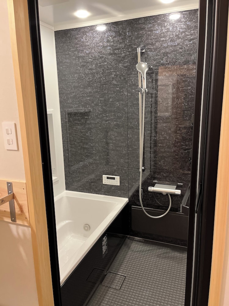 CrossFit Otoyo Strength TINY HOUSE view 5
