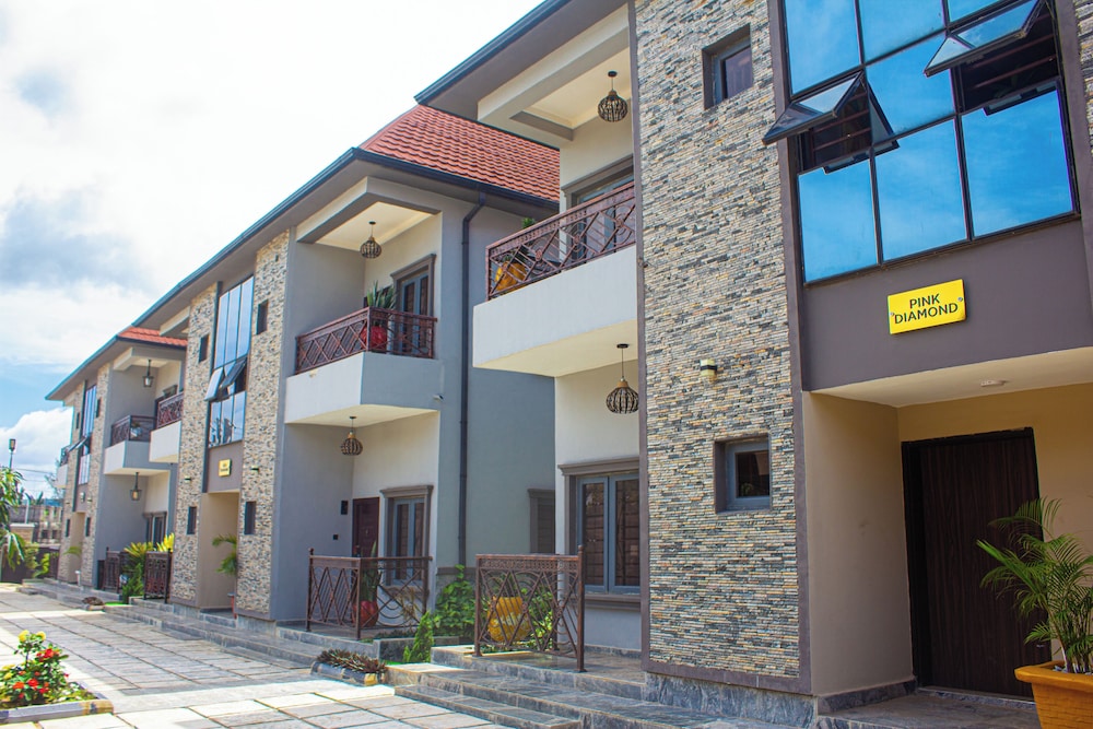 THE BLEVICK SUITES AND APARTMENTS