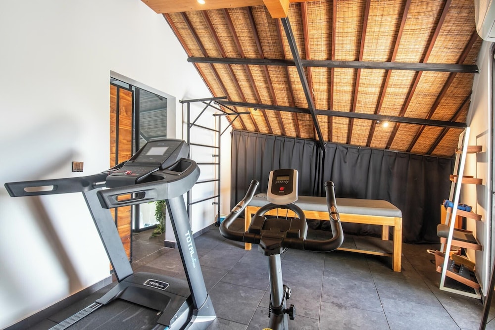 Stunning 6BR Villa 5 Mins to Bingin