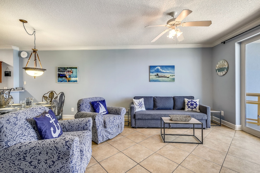 Twin Palms by Book That Condo