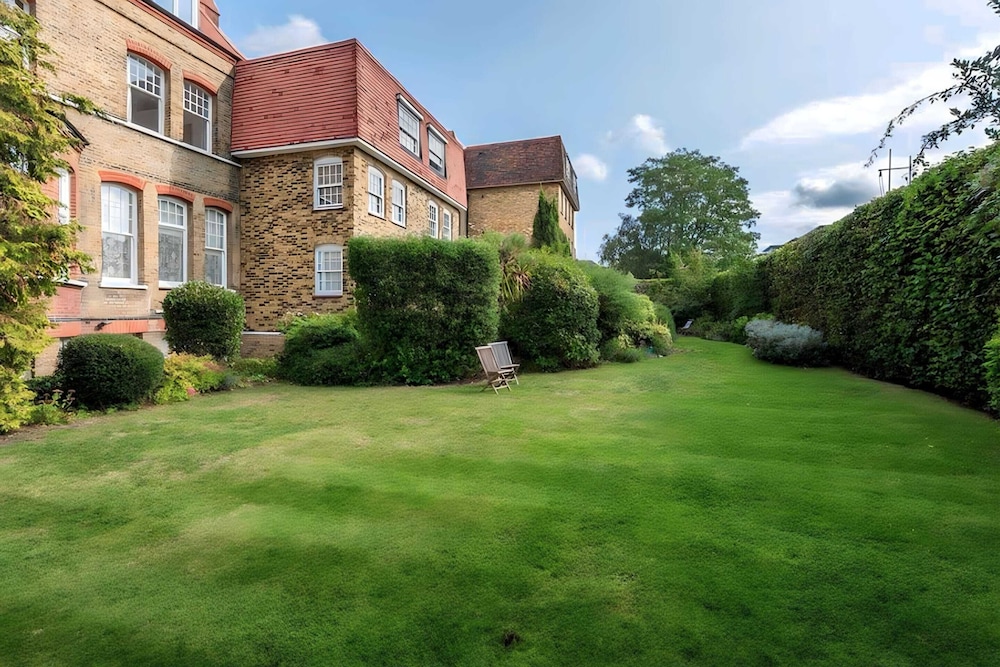 Putney Chic 1-bed Gem