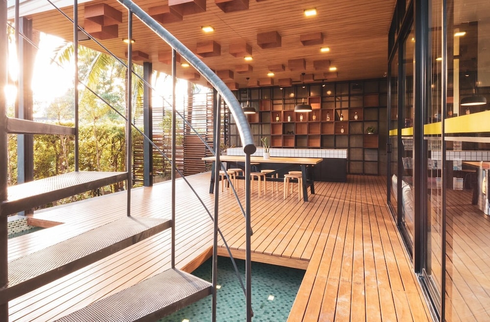 Book a Bed Poshtel - Hostel