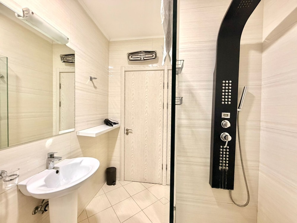 Orange Central Suites