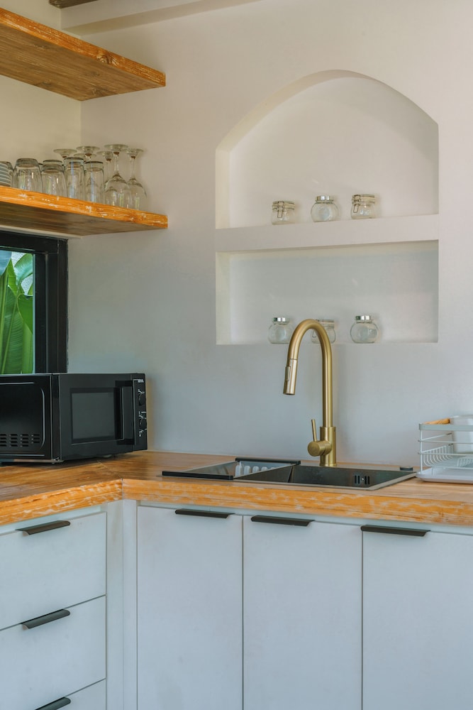 Villa Tiny - Close to Nyanyi Beach view 5