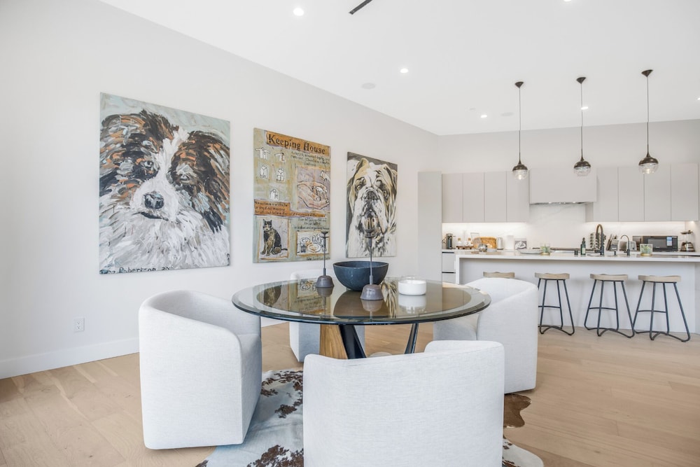 Belden Modern Villa - Iconic Hollywood Hills Retreat