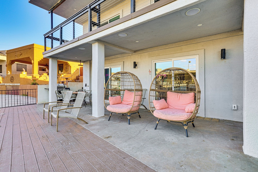 Multi-home Retreat on Colorado River w/ Boat Dock!