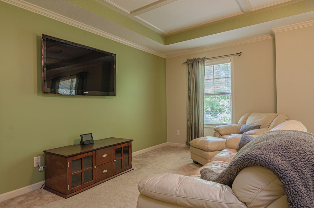 Serene Family Hideaway 4Br w Pool Table