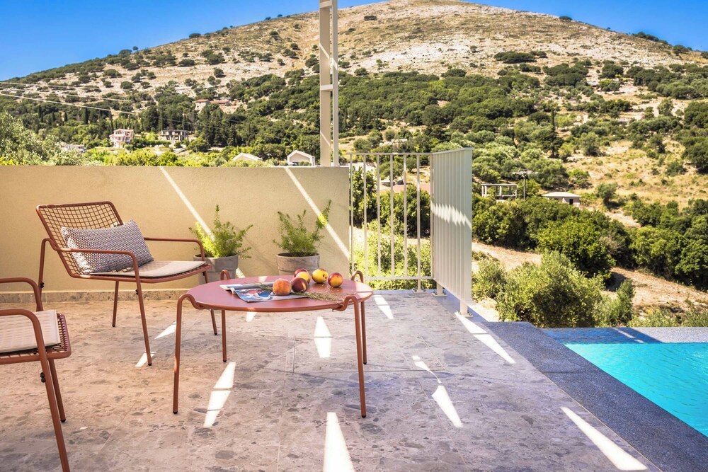 Ostria Villa