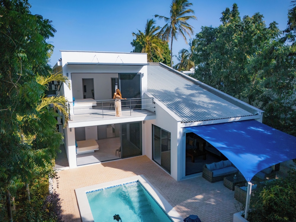 Coral Reef Villas