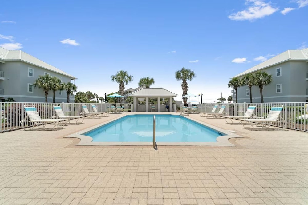 Pavilion Palms 205b