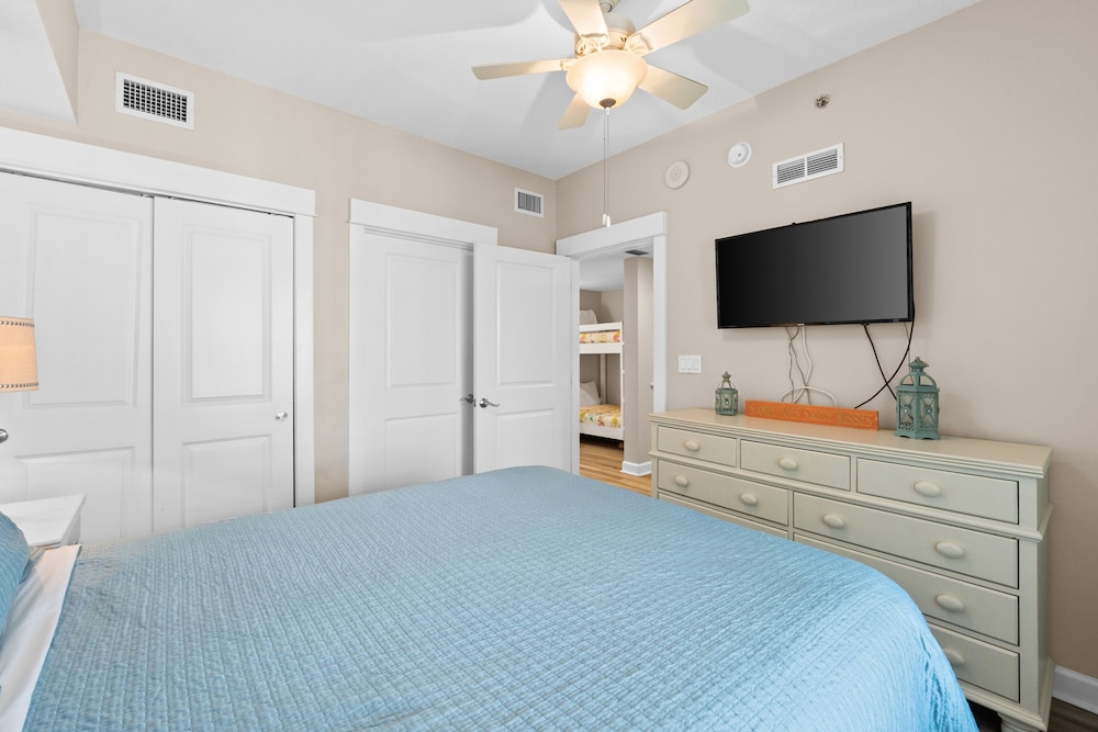 Grand Panama Beach Resort by Book That Condo