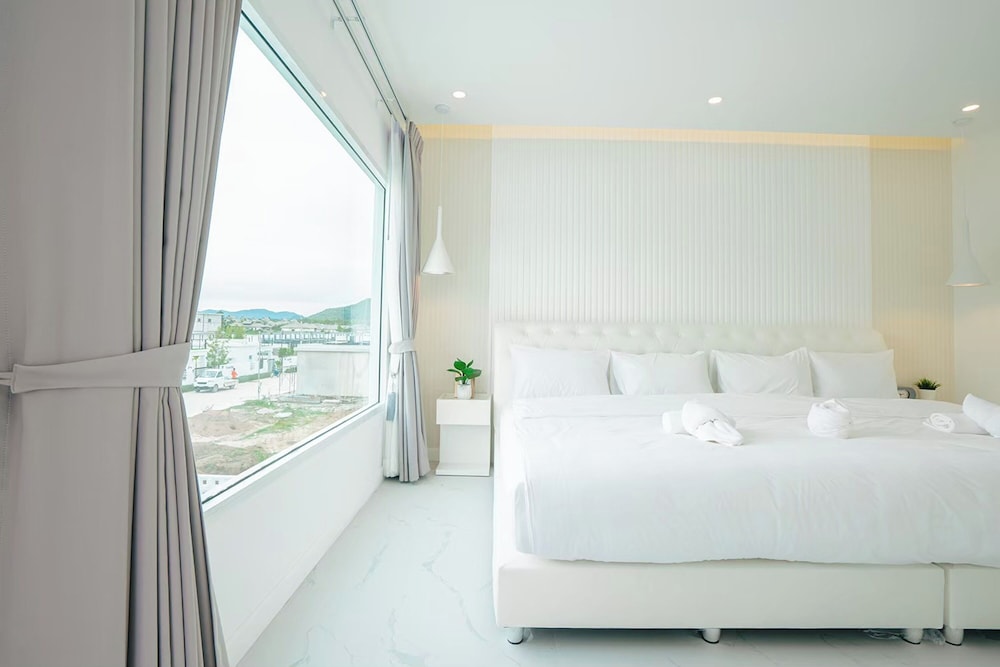 The Modern Pool Villa Hua Hin