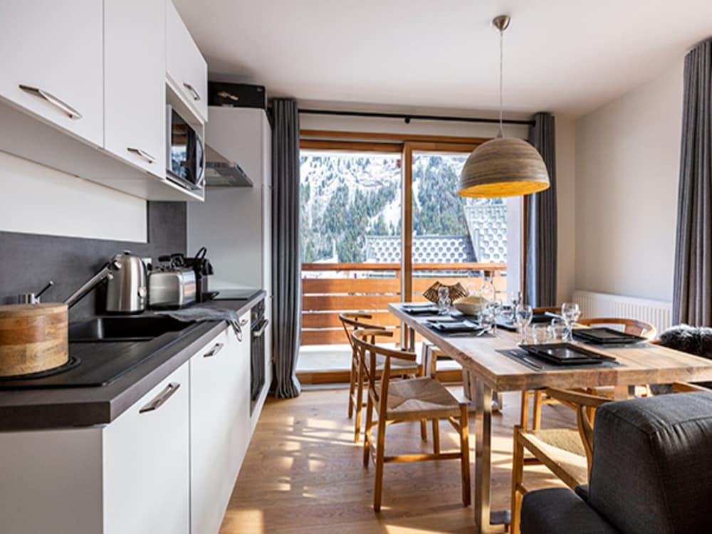 Apartment in Alpe D'huez Near Grandes Rousses