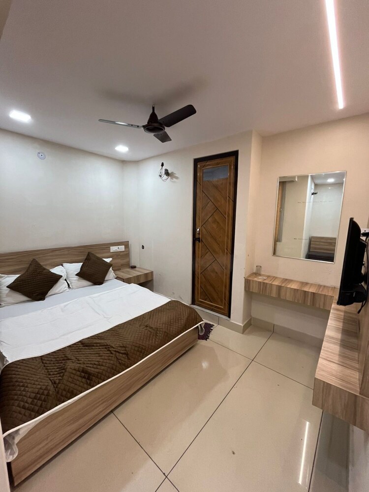 HOTEL PRAKASH BLOCK-1