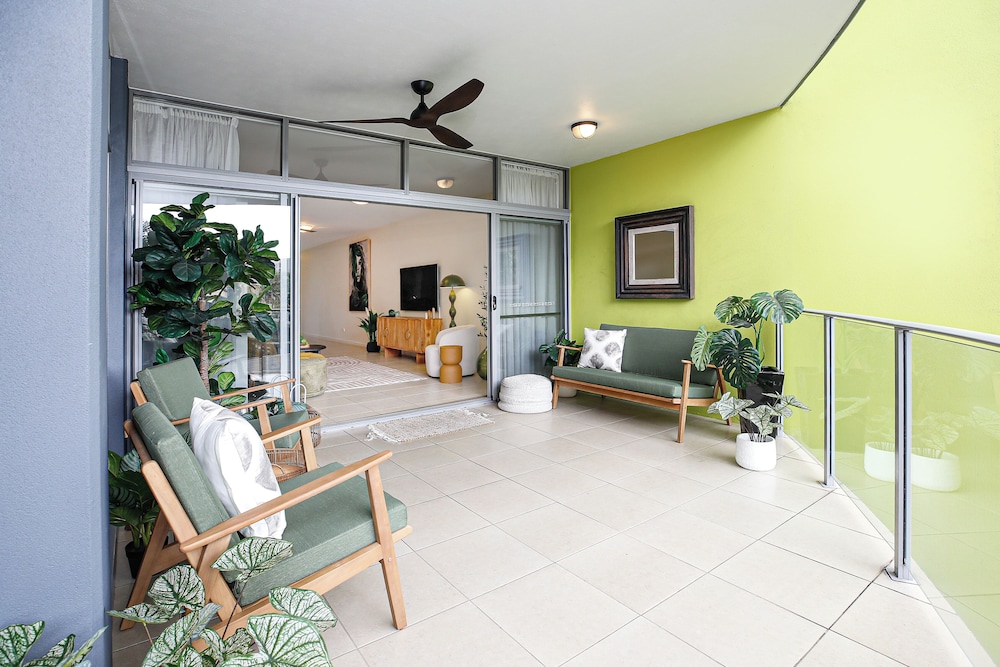 Luxury Cairns Stay with Pool and BBQ