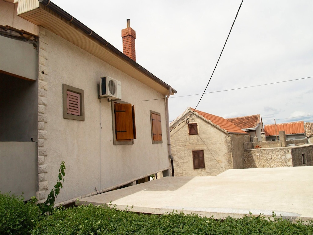 One Bedroom Apartment Alma, Sleeps 4