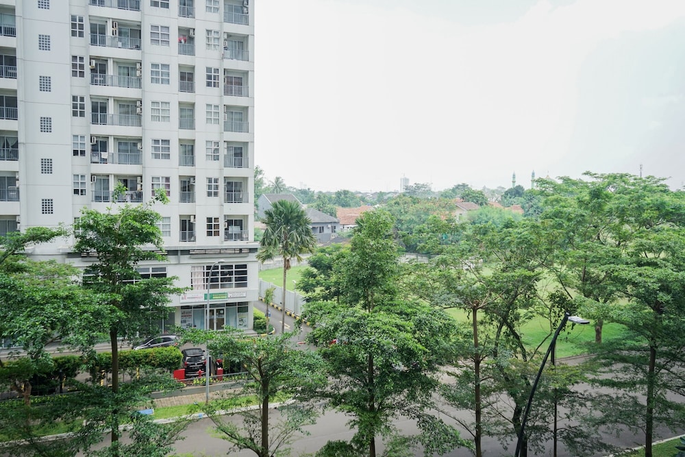 Homey And Simply 1Br At Casa De Parco Apartment view 3