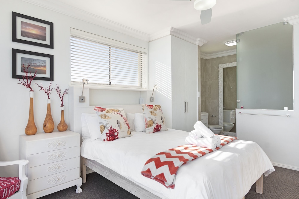 Blouberg Heights 1601 by HostAgents view 4