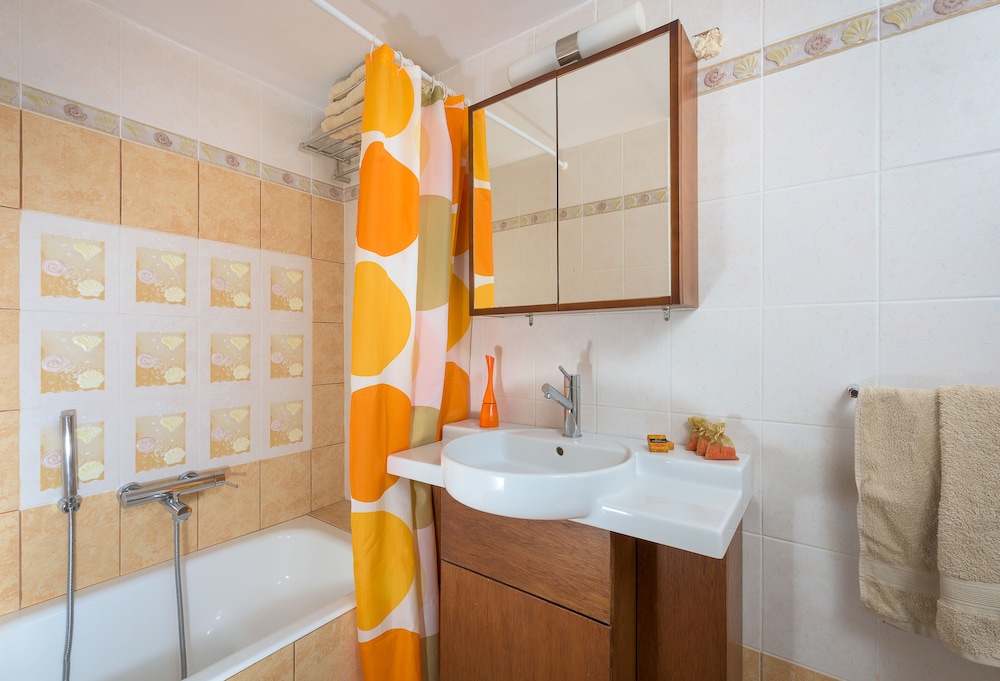 Cristelia Luxury Sea Front & Pool Villa