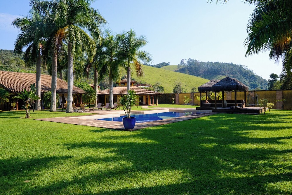 Casa de Campo c Piscina Academia Hidro e Wi-fi