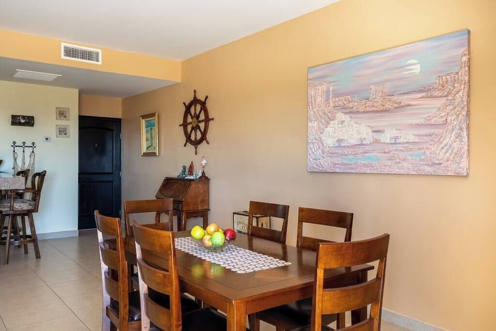 Peaceful Condo With Ocean View