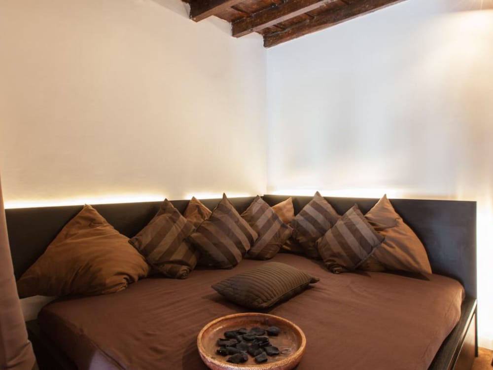 Navona Home