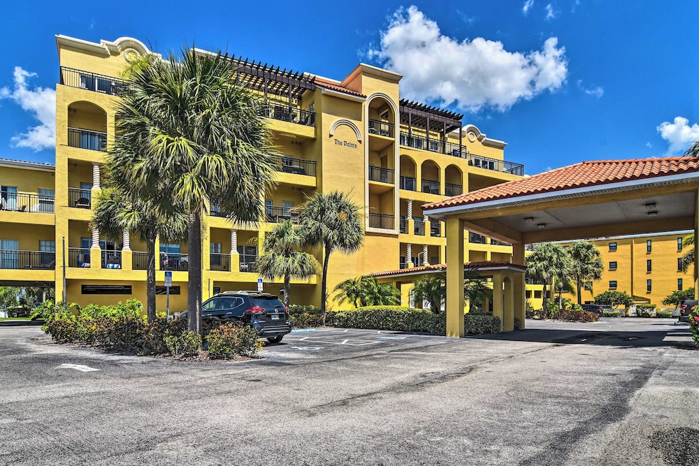 Waterfront Condo w/ Arcade in Treasure Island! view 5