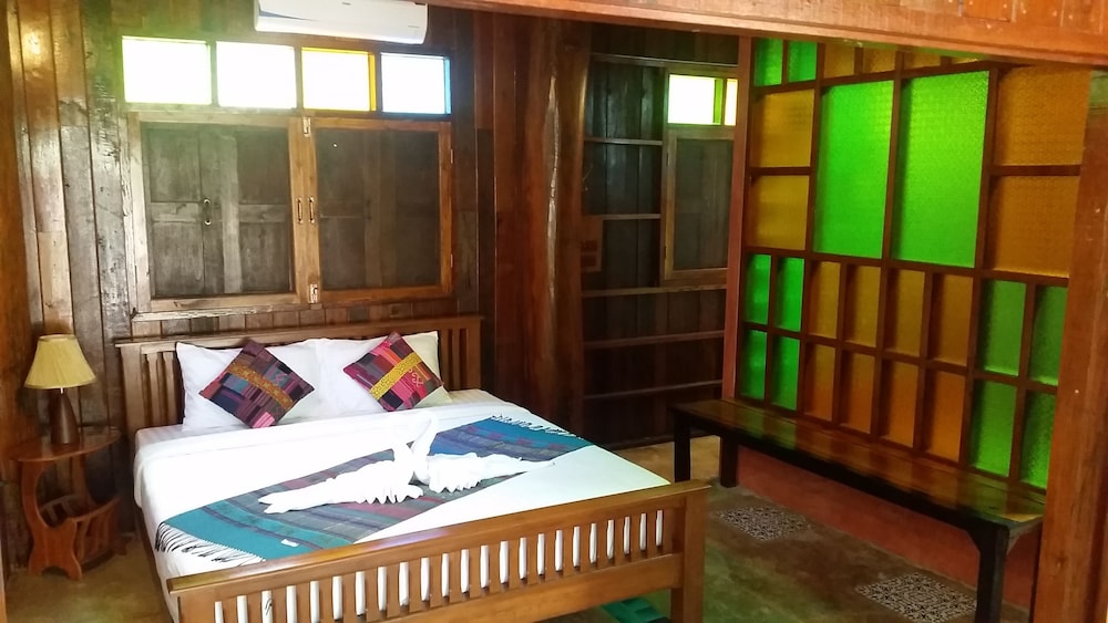 Nan De Panna Riverside Homestay