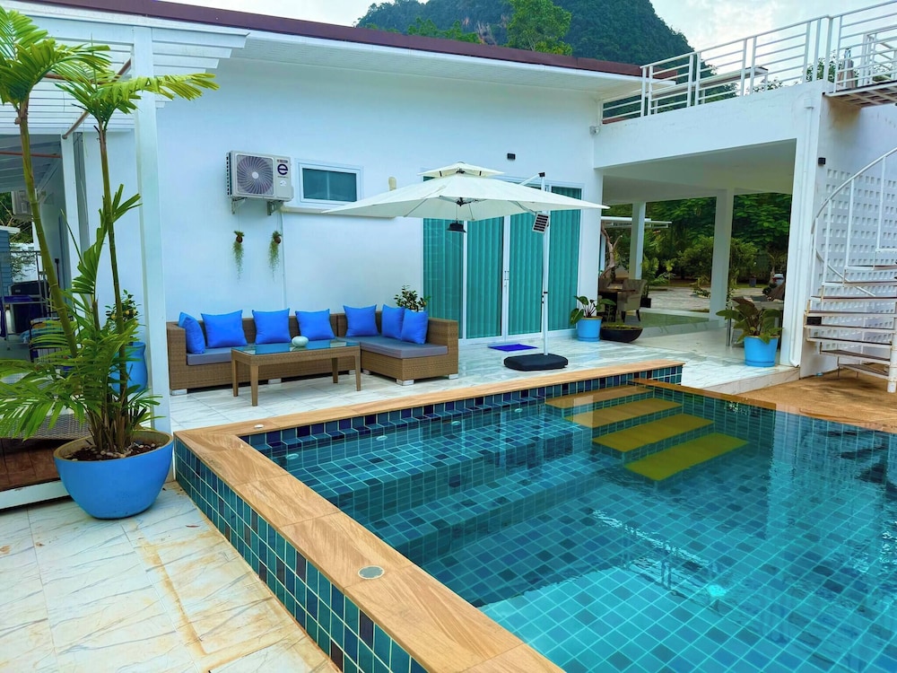 Beautiful Villa Between Jungle, sea and Mountain