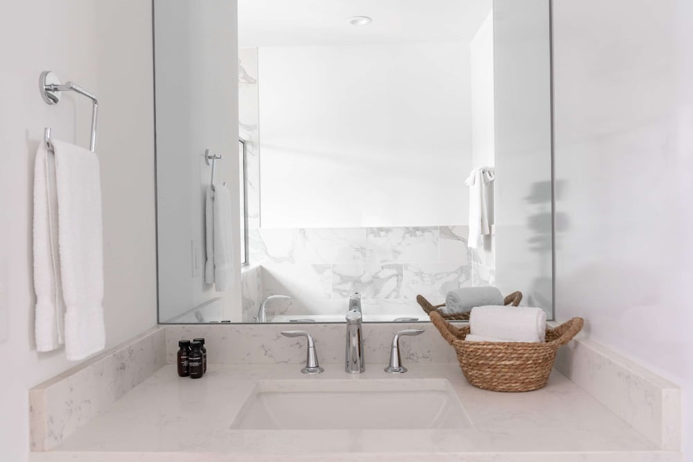 Stylish Retreat Near Germantown
