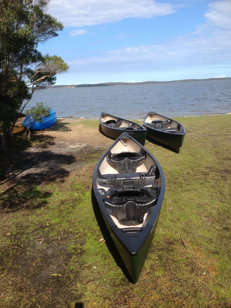 Waterfront Retreat At Wattle Point