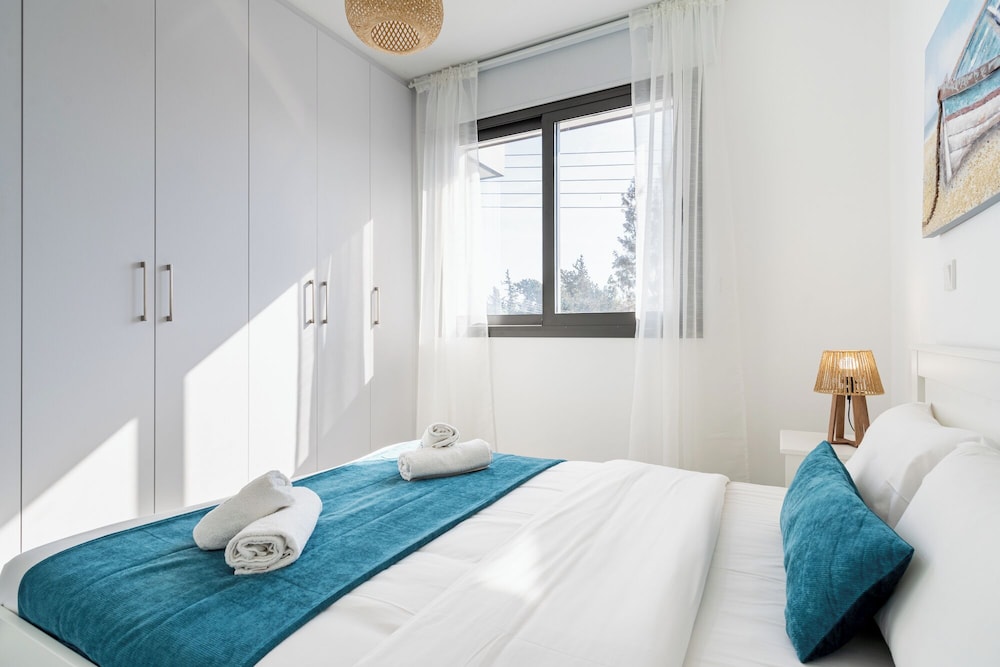 Azoria - Stylish 1-BR Apartment in Kiti