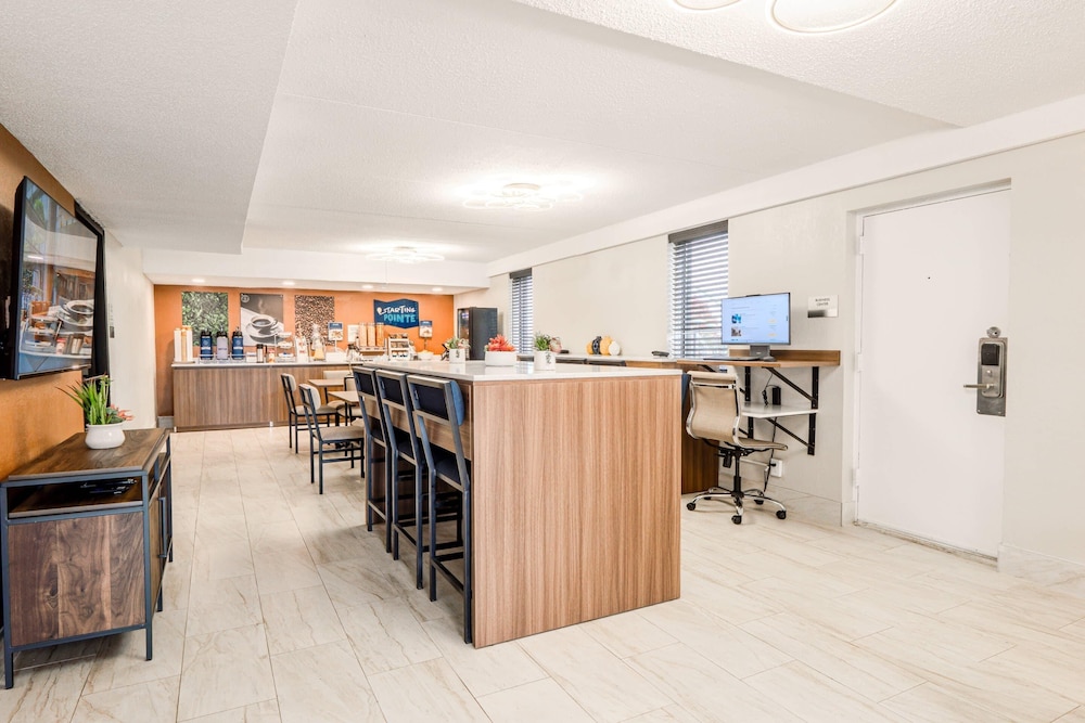 Clarion Pointe Winston – Salem Downtown