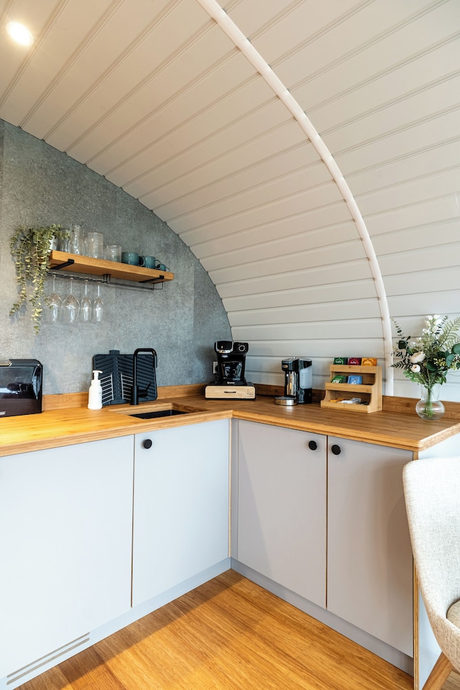 Unique 1 BD Eco-Retreat in Old Chalford