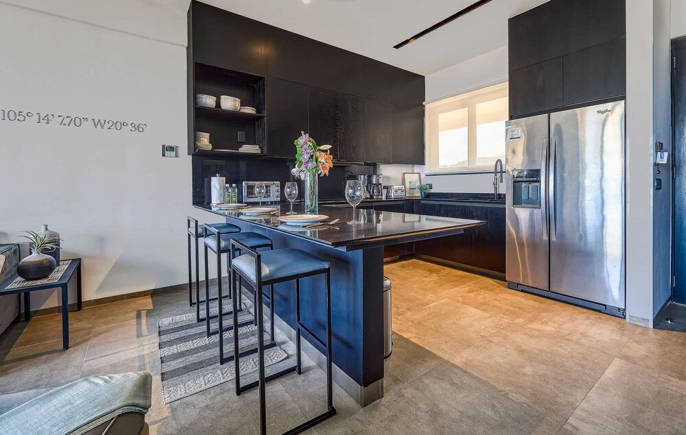 Oceanview Condo With Amazing Rooftop Pool - Gym