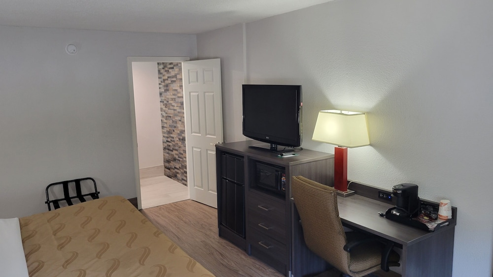 Quality Inn Forsyth near GA Public Safety Training Center
