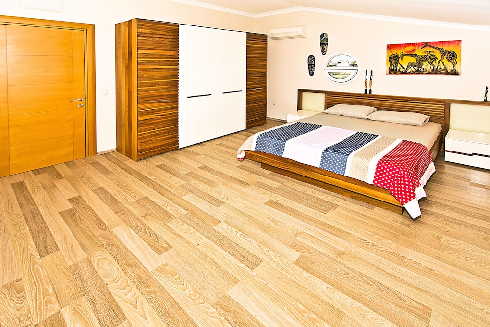 Paradise Town Villa Premium