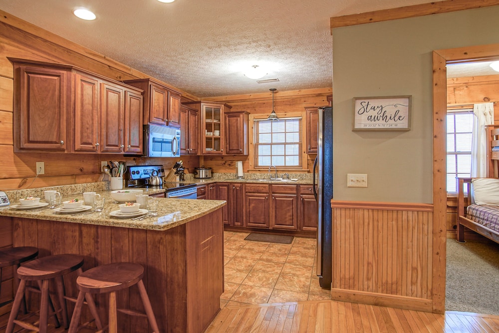 Loggers Run #7: 5 Bedrooms, 3.5 Bath: Slope Side. Overlooks The Ski Trail !