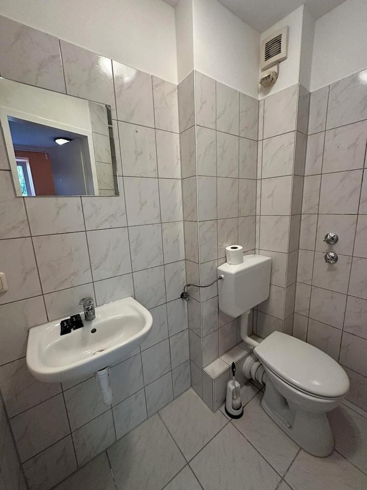 2-Rent Group Hostel Apartments HAN53