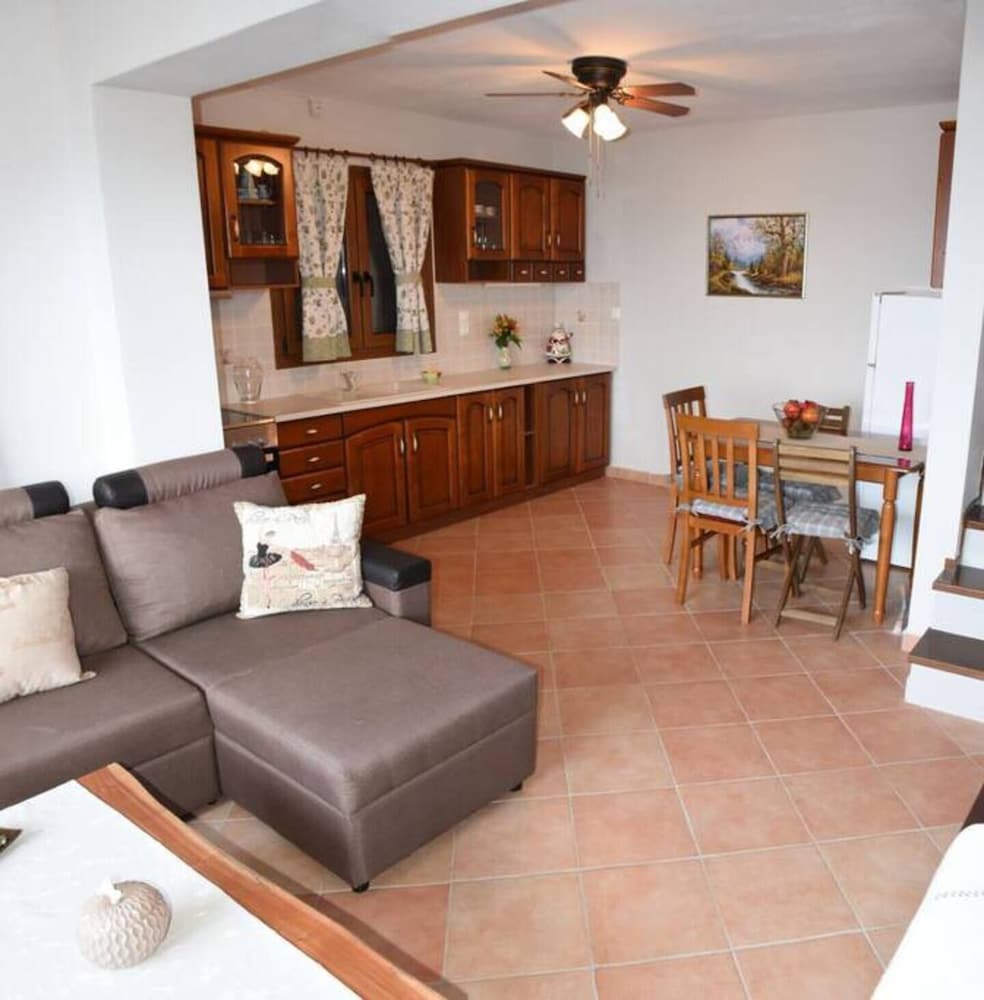Artemis Apartment with Stunning view view 4