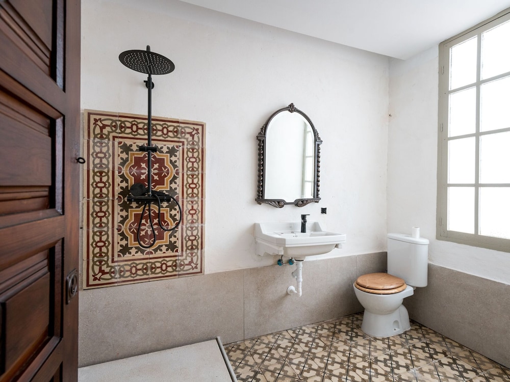Charming Holiday Home in Fuentes de Andalucía With Pool