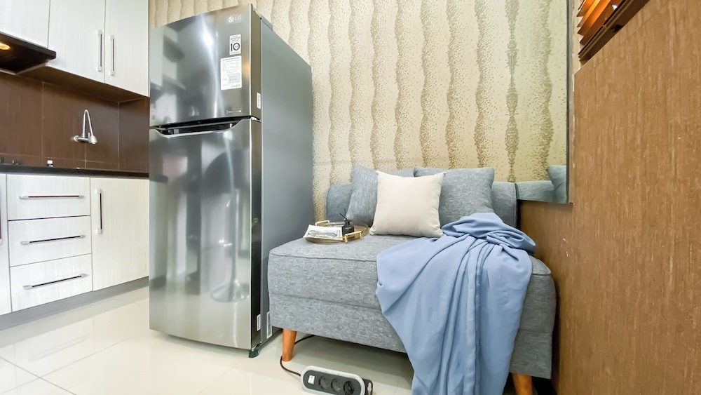 Best Price And Relaxing 1Br At Green Pramuka City Apartment