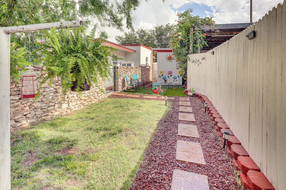 Walk to Enmu: Cozy Casita w/ Pet-friendly Yard