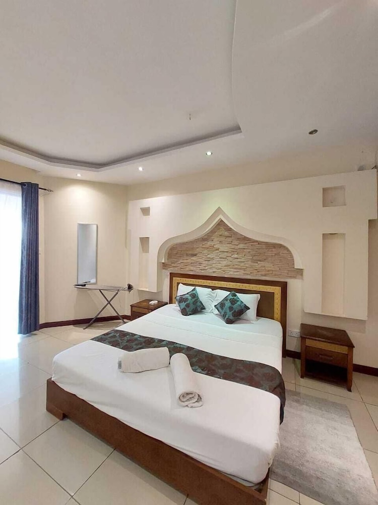 Eden Beach Resort Apartments