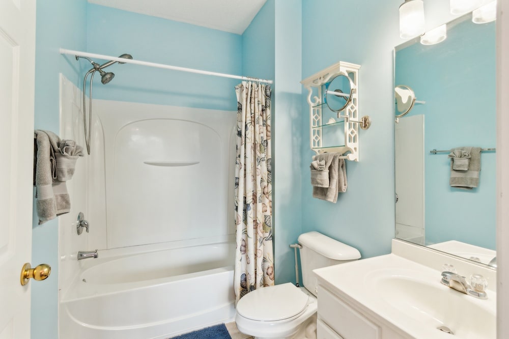 Havens On The Nine 2 Bedroom Condo