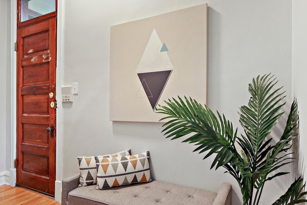 Cozy 3BR Gem - Lincoln 3E